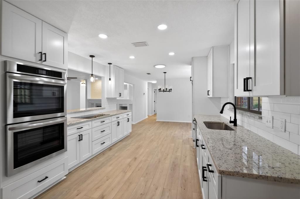 En Venta: $699,900 (3 camas, 3 baños, 2019 Pies cuadrados)
