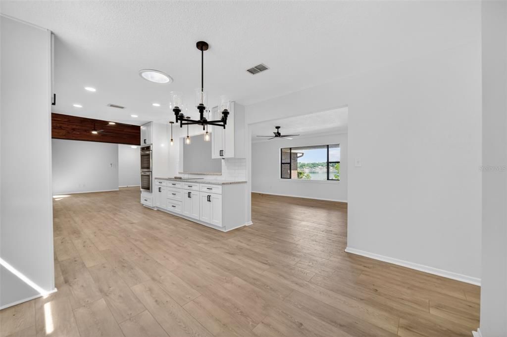 En Venta: $699,900 (3 camas, 3 baños, 2019 Pies cuadrados)