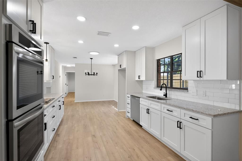 En Venta: $699,900 (3 camas, 3 baños, 2019 Pies cuadrados)