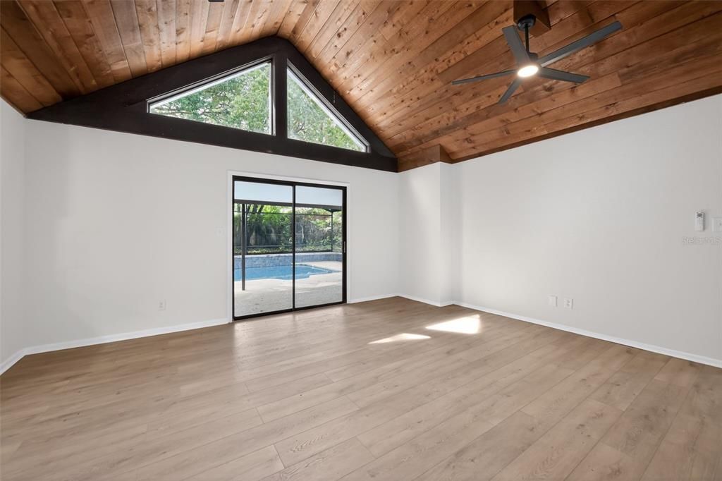 En Venta: $699,900 (3 camas, 3 baños, 2019 Pies cuadrados)