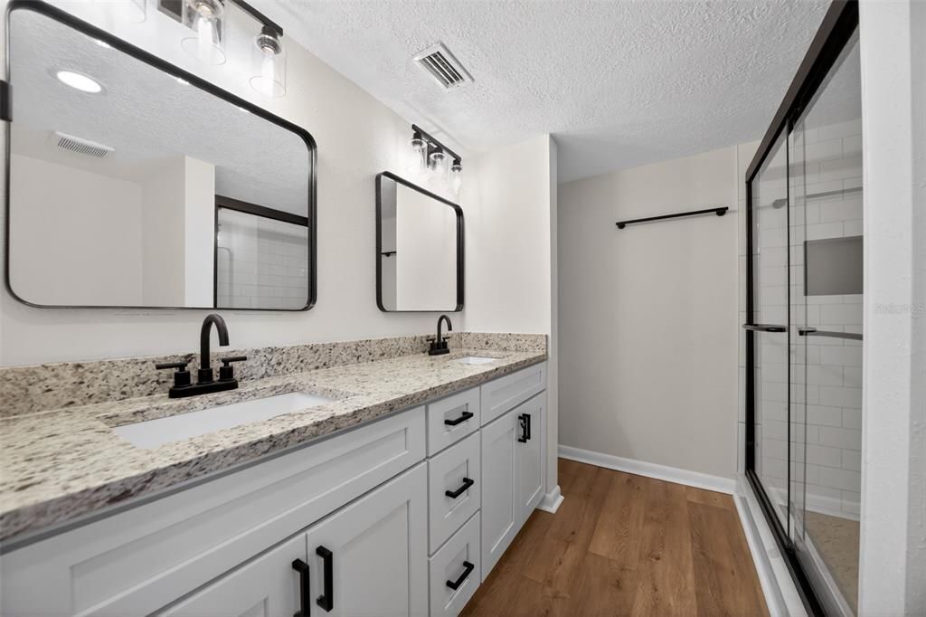 En Venta: $699,900 (3 camas, 3 baños, 2019 Pies cuadrados)