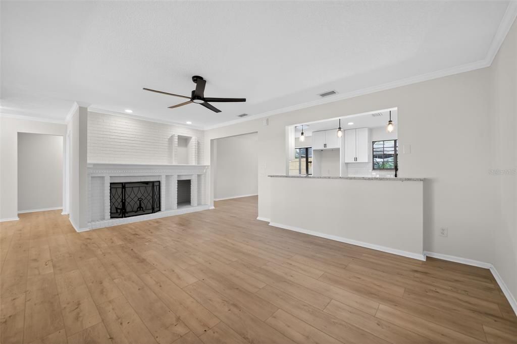 En Venta: $699,900 (3 camas, 3 baños, 2019 Pies cuadrados)