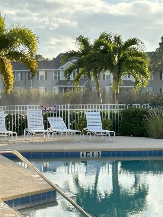 For Rent: $1,200 (1 beds, 1 baths, 728 Square Feet)