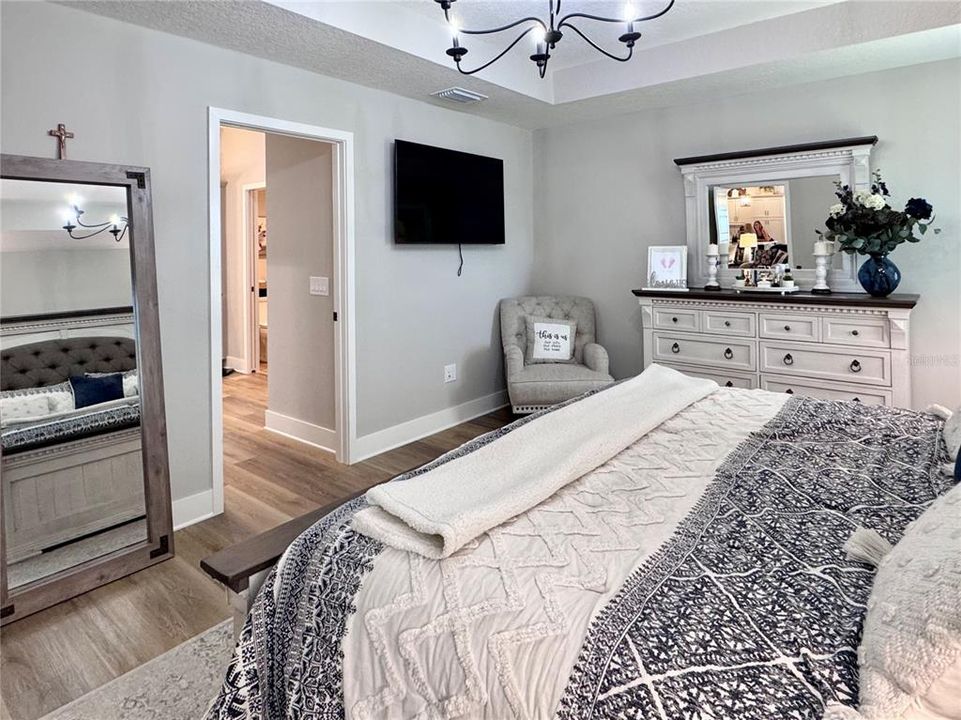 For Sale: $589,900 (3 beds, 2 baths, 1927 Square Feet)