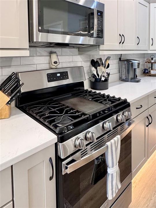For Sale: $589,900 (3 beds, 2 baths, 1927 Square Feet)