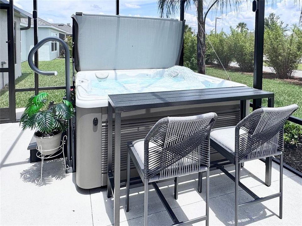For Sale: $589,900 (3 beds, 2 baths, 1927 Square Feet)