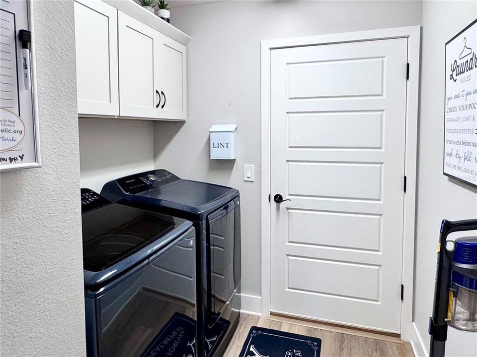 For Sale: $589,900 (3 beds, 2 baths, 1927 Square Feet)