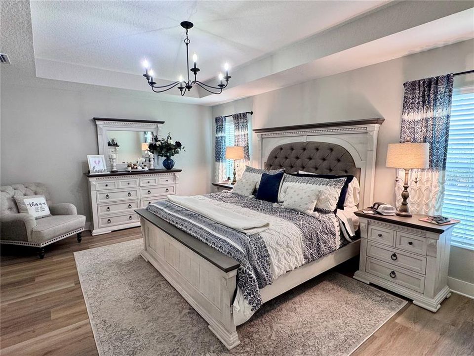 For Sale: $589,900 (3 beds, 2 baths, 1927 Square Feet)