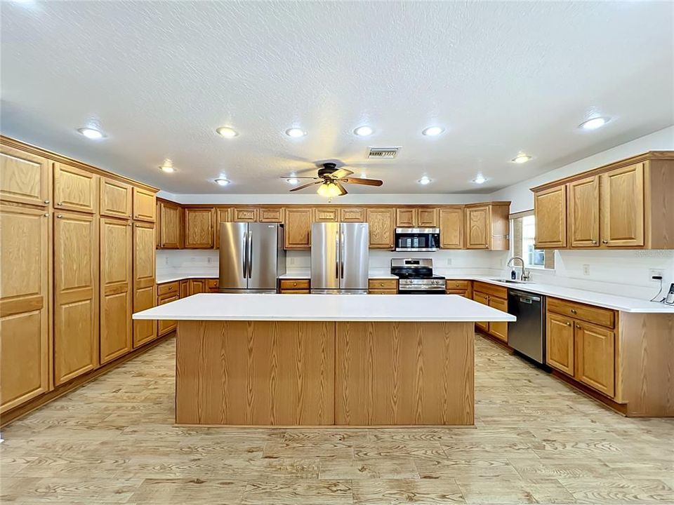 For Sale: $1,400,000 (8 beds, 6 baths, 4507 Square Feet)