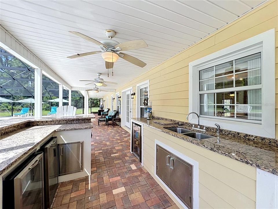 For Sale: $1,400,000 (8 beds, 6 baths, 4507 Square Feet)