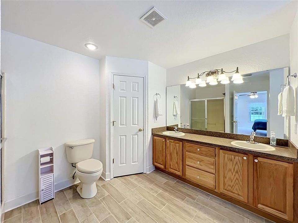 For Sale: $1,400,000 (8 beds, 6 baths, 4507 Square Feet)