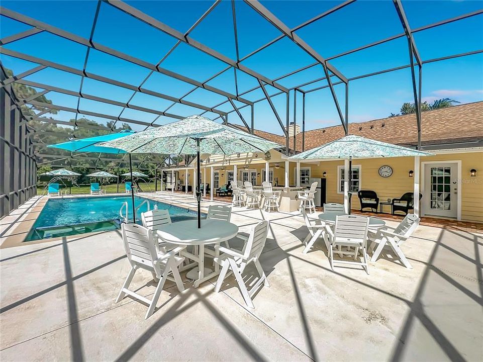 For Sale: $1,400,000 (8 beds, 6 baths, 4507 Square Feet)
