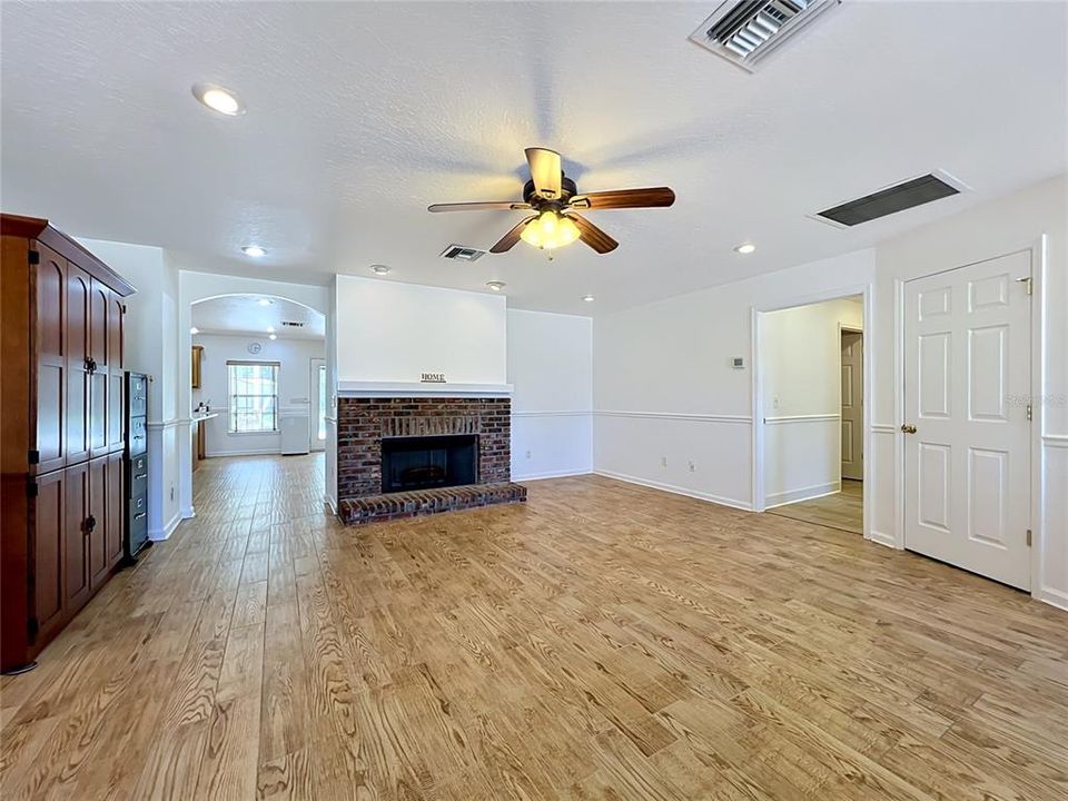 For Sale: $1,400,000 (8 beds, 6 baths, 4507 Square Feet)