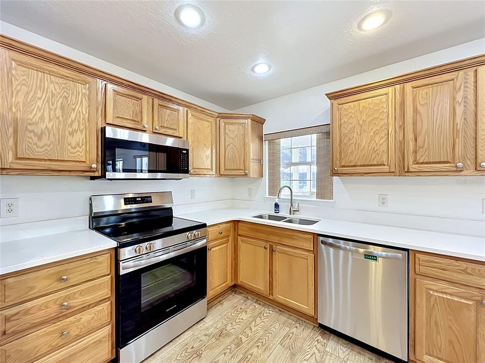 For Sale: $1,400,000 (8 beds, 6 baths, 4507 Square Feet)