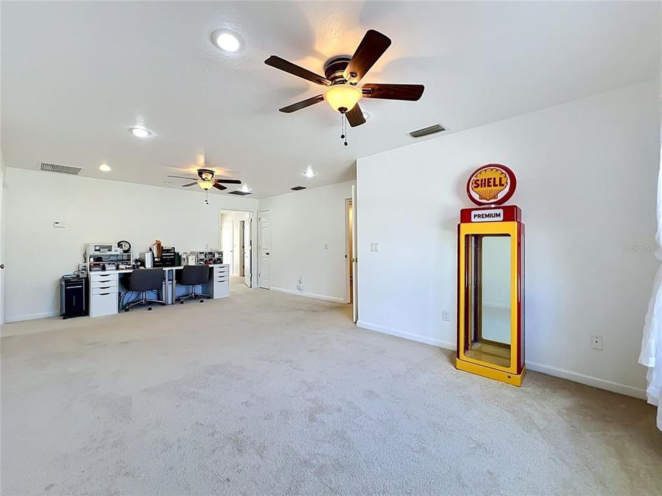 For Sale: $1,400,000 (8 beds, 6 baths, 4507 Square Feet)