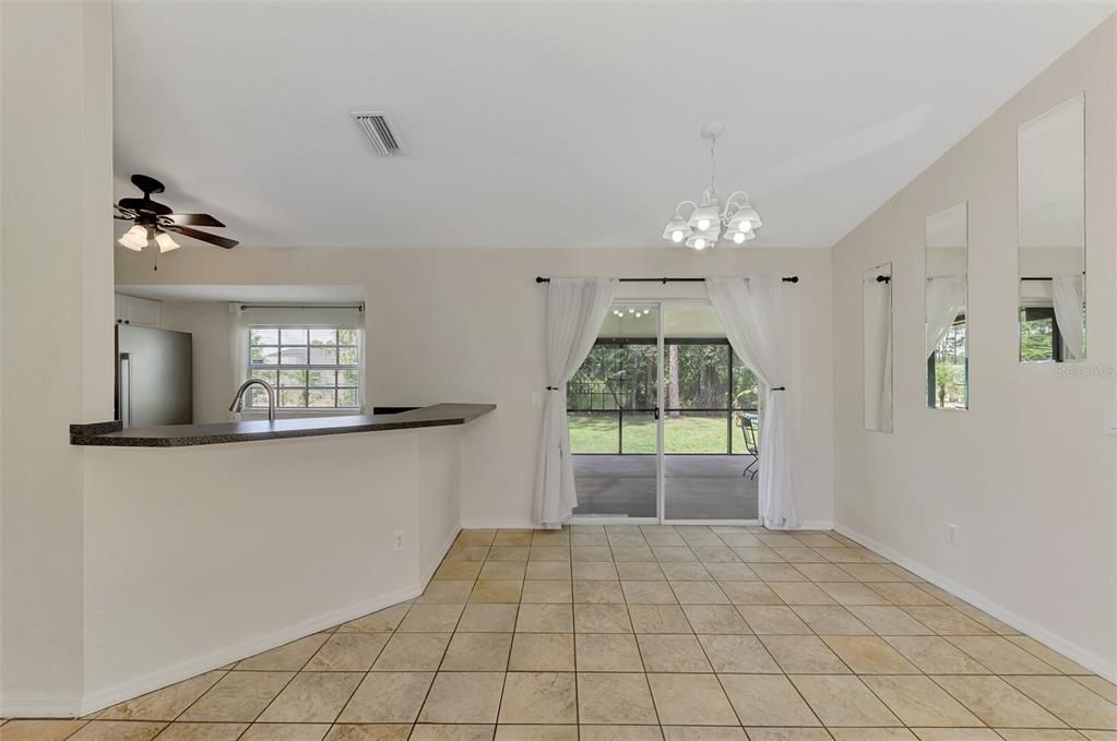 En Venta: $269,900 (3 camas, 2 baños, 1212 Pies cuadrados)