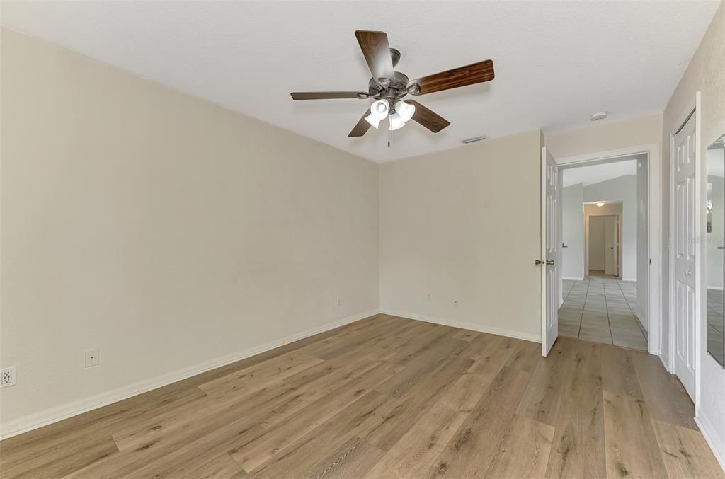 En Venta: $269,900 (3 camas, 2 baños, 1212 Pies cuadrados)