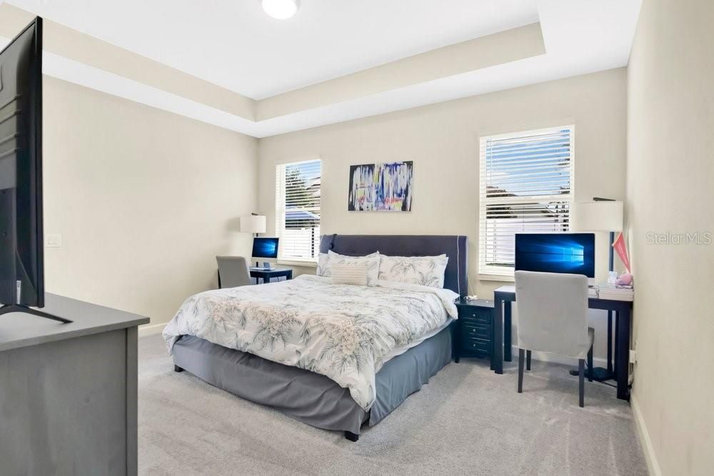 En Venta: $649,990 (4 camas, 3 baños, 2136 Pies cuadrados)