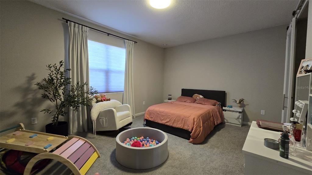 For Rent: $2,100 (4 beds, 2 baths, 1928 Square Feet)