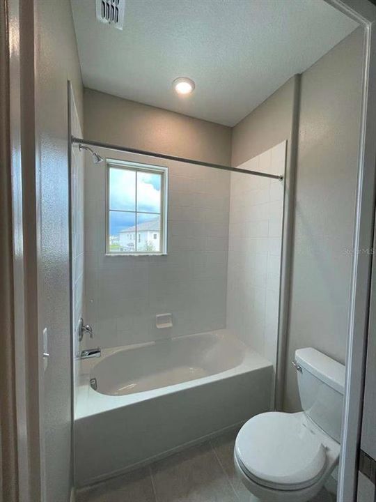 En Renta: $2,300 (3 camas, 2 baños, 1807 Pies cuadrados)
