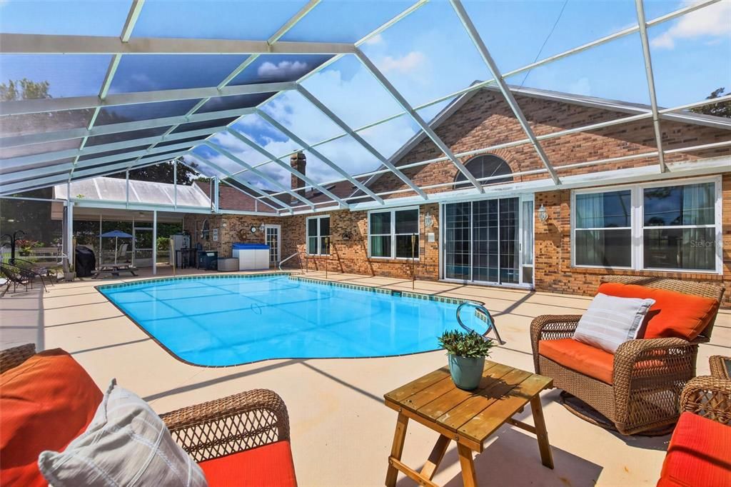 Active With Contract: $589,999 (4 beds, 3 baths, 3769 Square Feet)