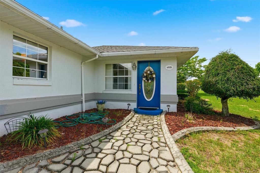 For Sale: $719,900 (5 beds, 3 baths, 4376 Square Feet)
