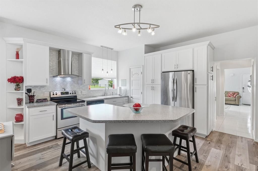 For Sale: $719,900 (5 beds, 3 baths, 4376 Square Feet)