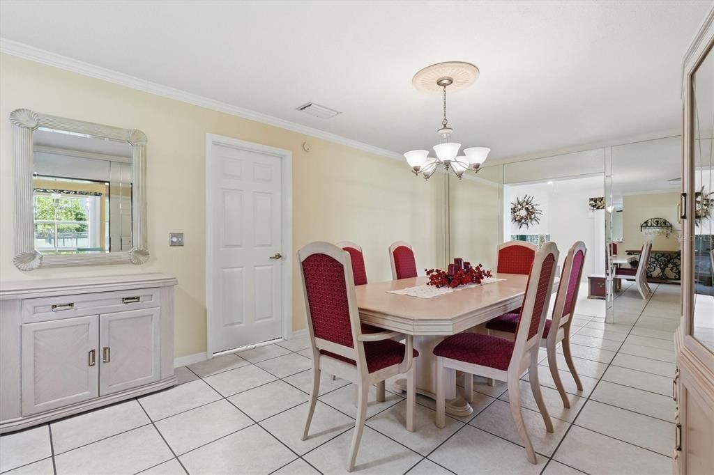 For Sale: $719,900 (5 beds, 3 baths, 4376 Square Feet)