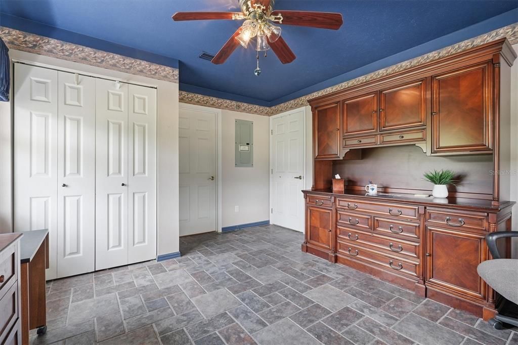 For Sale: $719,900 (5 beds, 3 baths, 4376 Square Feet)