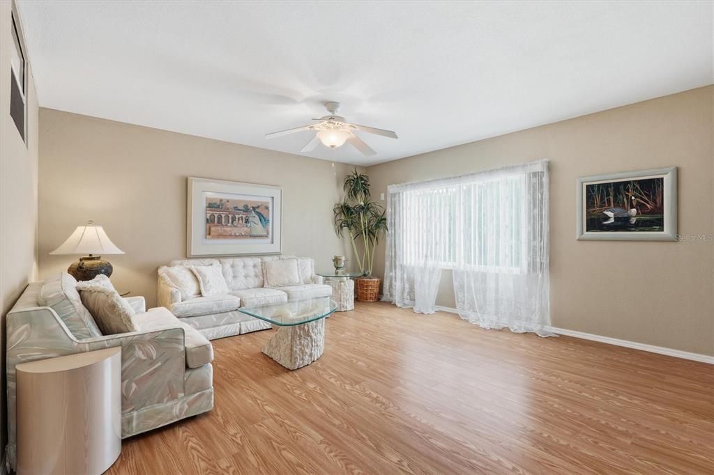For Sale: $719,900 (5 beds, 3 baths, 4376 Square Feet)