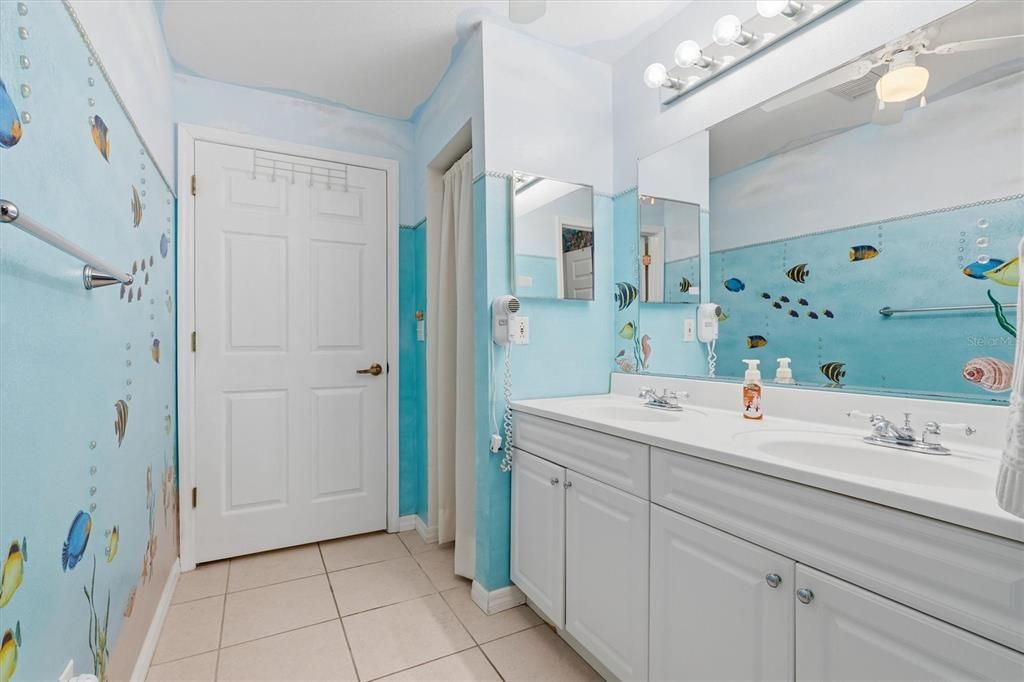 For Sale: $719,900 (5 beds, 3 baths, 4376 Square Feet)