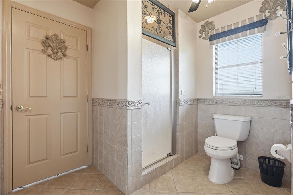 For Sale: $719,900 (5 beds, 3 baths, 4376 Square Feet)