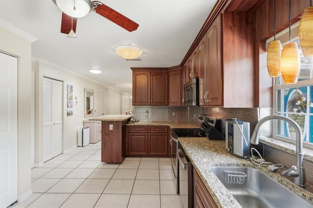 For Sale: $719,900 (5 beds, 3 baths, 4376 Square Feet)