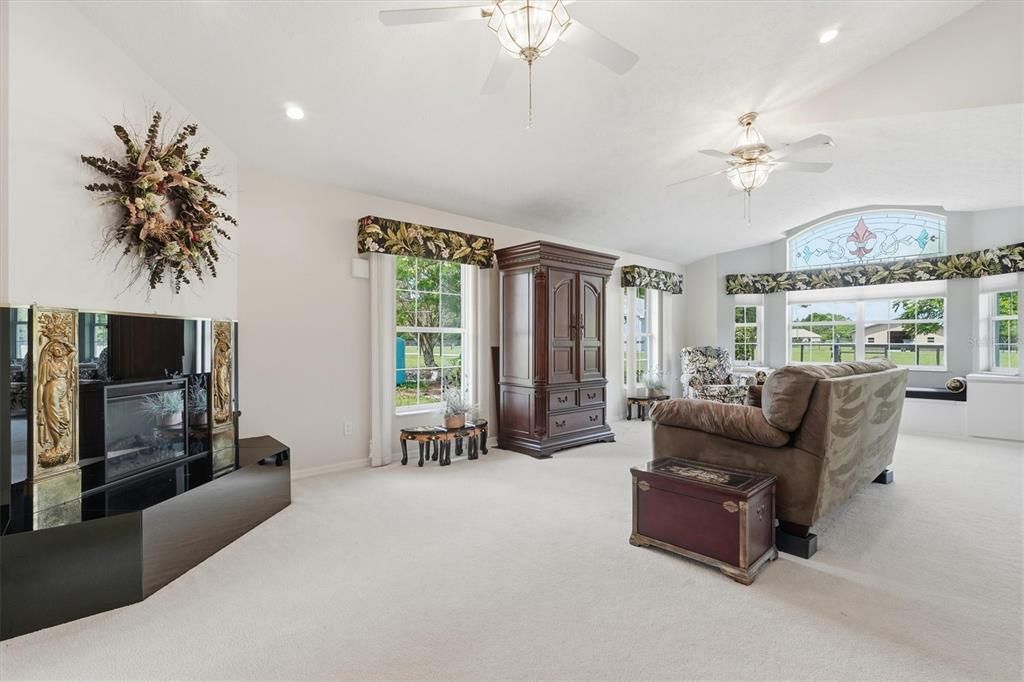 For Sale: $719,900 (5 beds, 3 baths, 4376 Square Feet)