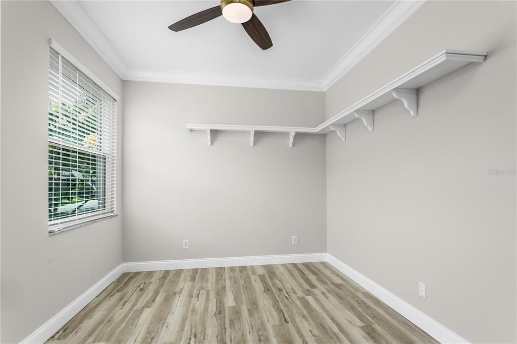 For Sale: $650,000 (5 beds, 3 baths, 3011 Square Feet)