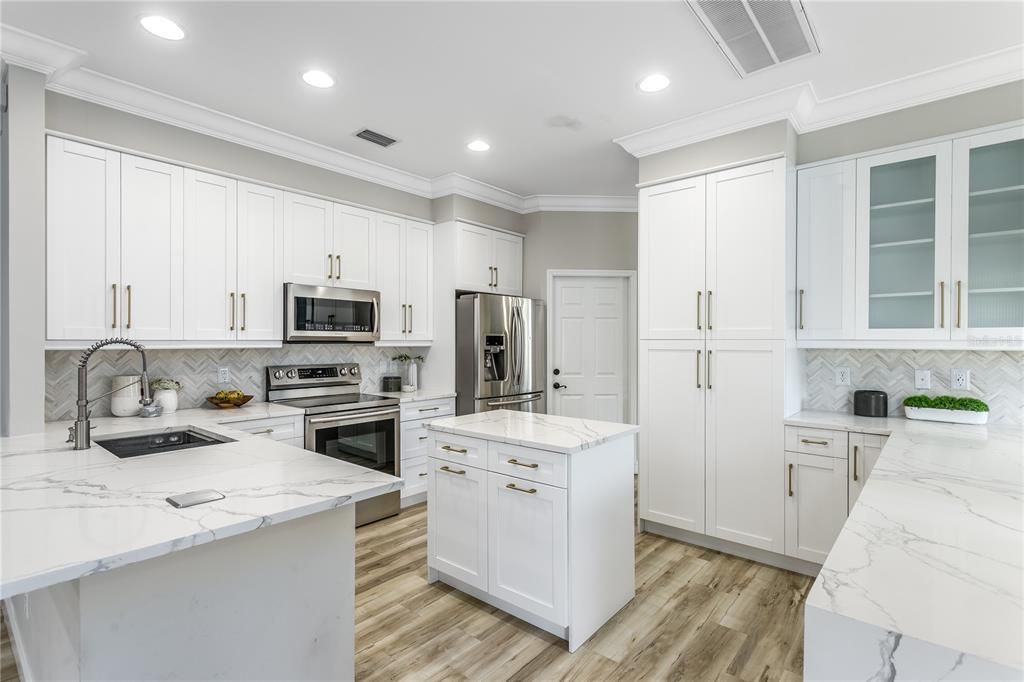 For Sale: $650,000 (5 beds, 3 baths, 3011 Square Feet)