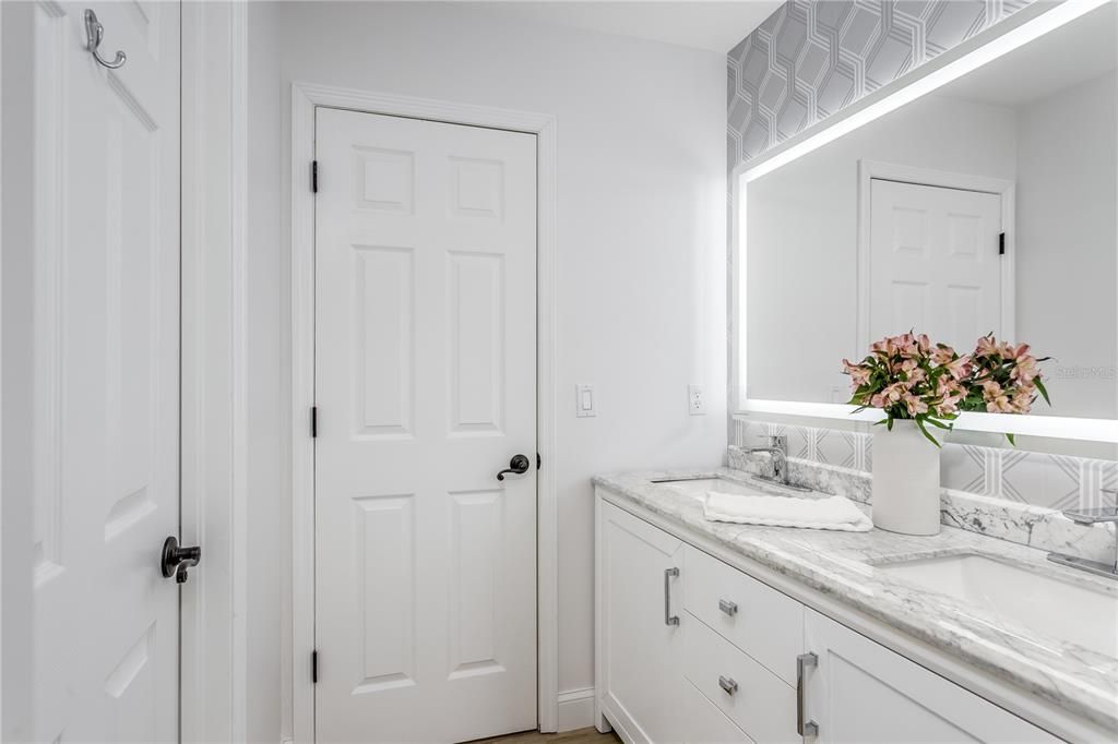 For Sale: $650,000 (5 beds, 3 baths, 3011 Square Feet)