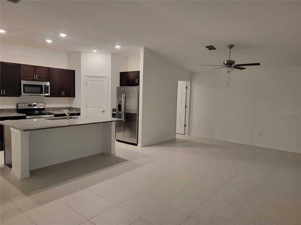 В аренду: $2,250 (3 спален, 2 ванн, 1555 Квадратных фут)