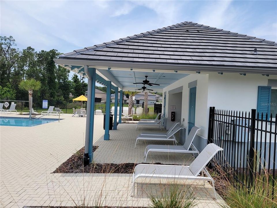 For Rent: $1,995 (3 beds, 2 baths, 1555 Square Feet)