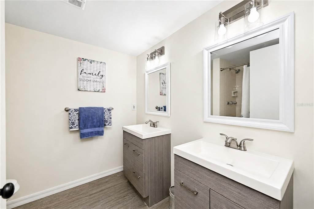For Sale: $270,000 (2 beds, 2 baths, 1525 Square Feet)