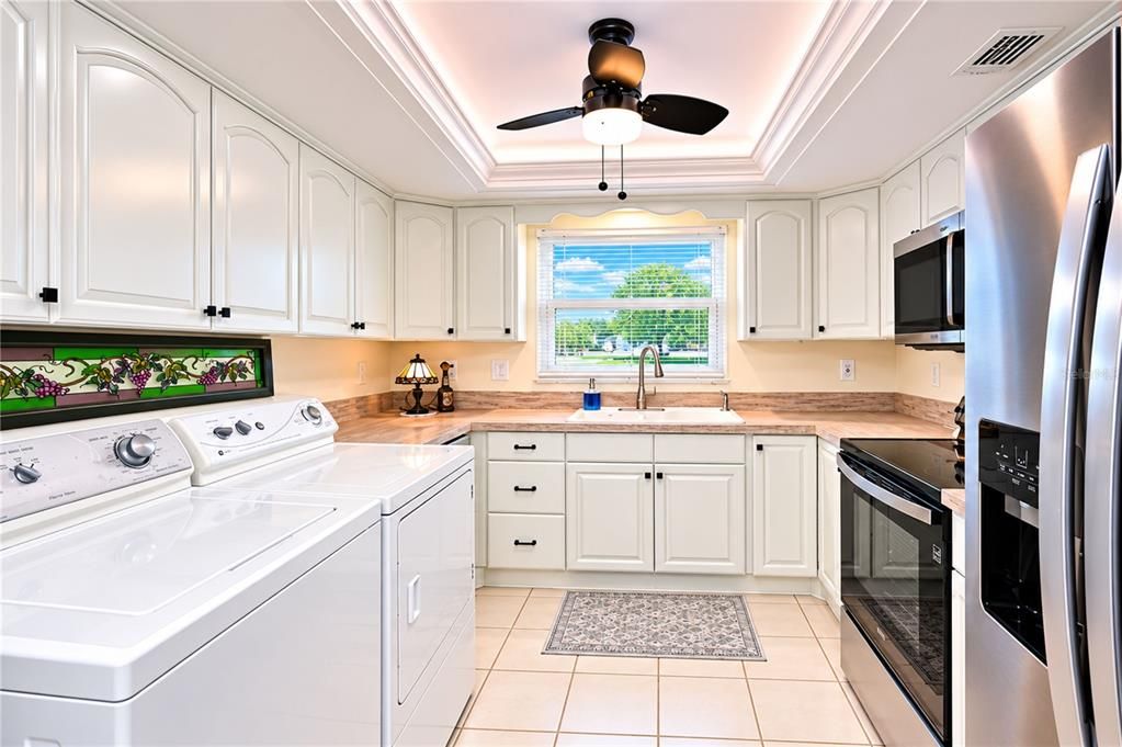 For Sale: $270,000 (2 beds, 2 baths, 1525 Square Feet)
