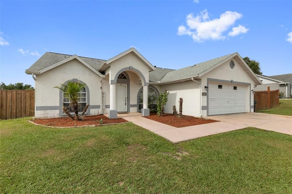 For Sale: $350,000 (3 beds, 2 baths, 1392 Square Feet)