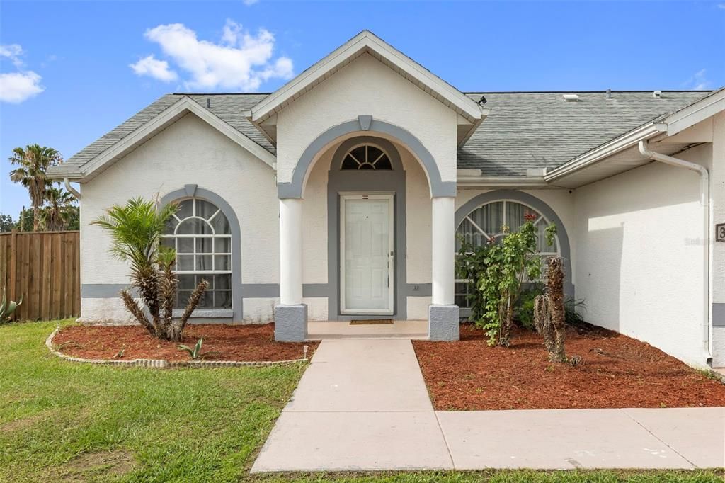 For Sale: $350,000 (3 beds, 2 baths, 1392 Square Feet)