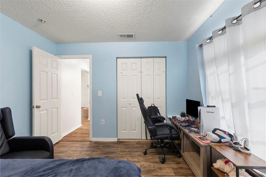 For Sale: $350,000 (3 beds, 2 baths, 1392 Square Feet)