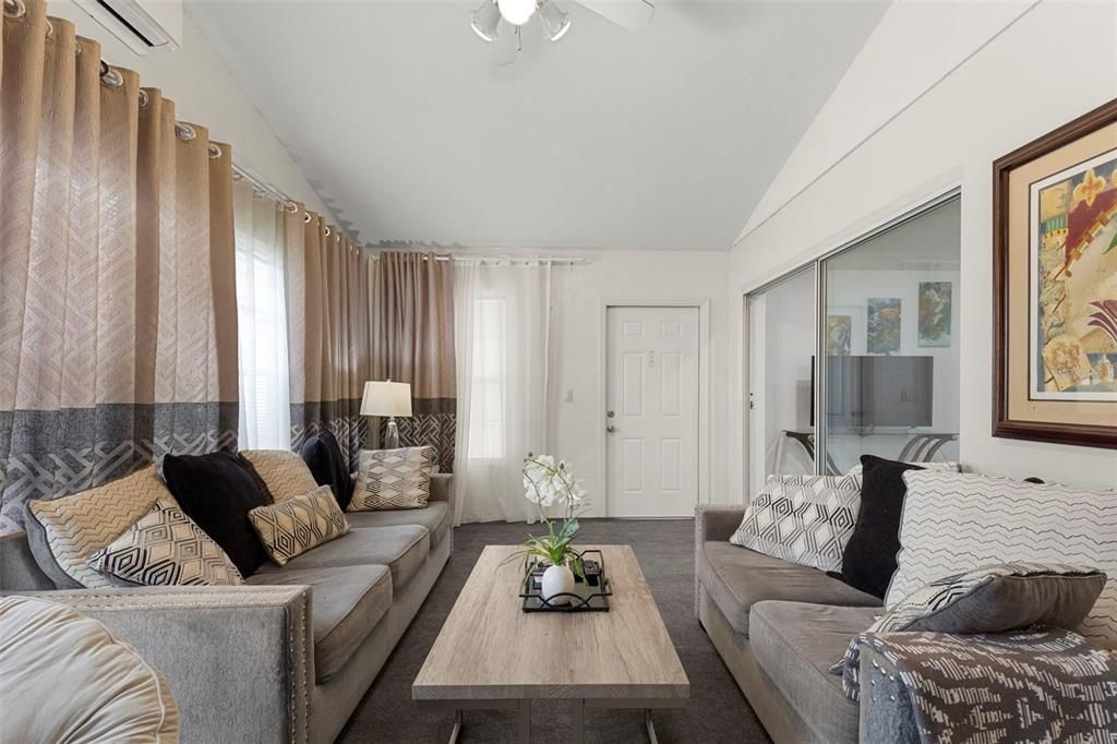 For Sale: $350,000 (3 beds, 2 baths, 1392 Square Feet)
