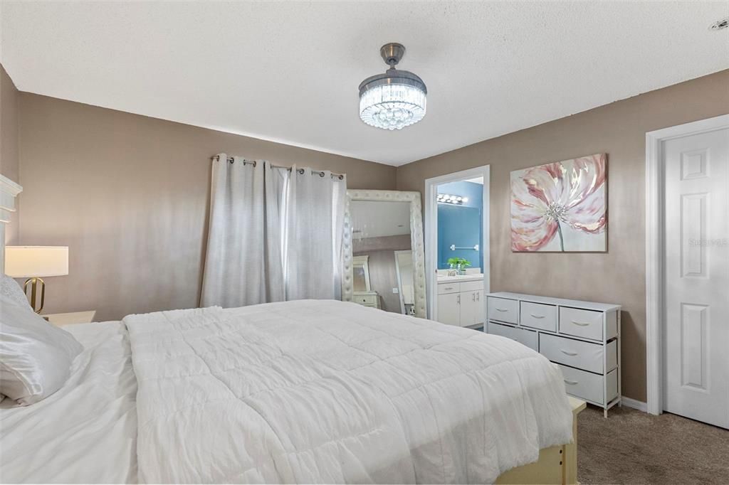 For Sale: $350,000 (3 beds, 2 baths, 1392 Square Feet)