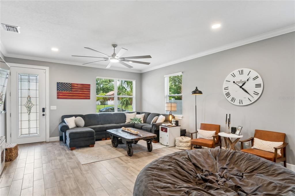 En Venta: $395,000 (3 camas, 2 baños, 1800 Pies cuadrados)