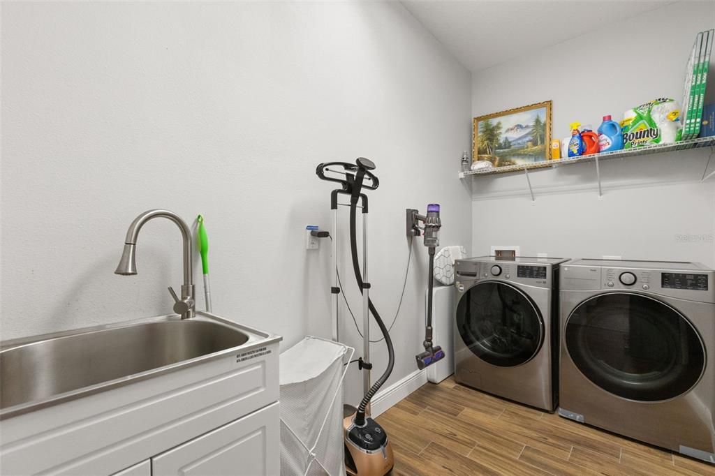 For Sale: $419,000 (3 beds, 2 baths, 1825 Square Feet)