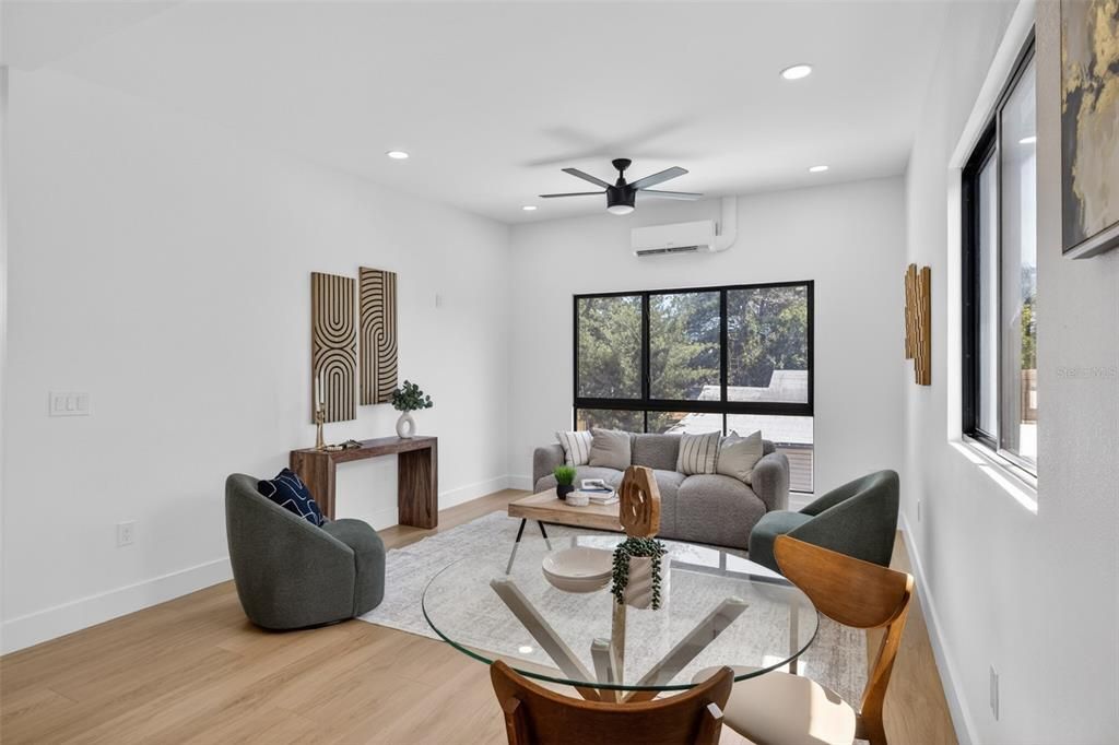 En Venta: $775,000 (5 camas, 3 baños, 2497 Pies cuadrados)