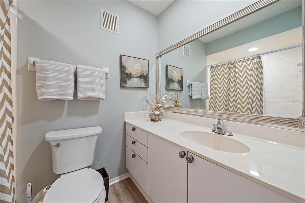 For Rent: $2,500 (2 beds, 2 baths, 1096 Square Feet)